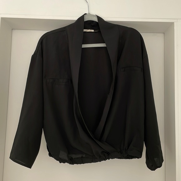 🌙3 FOR $20 
UO crop top - large - Picture 1 of 4